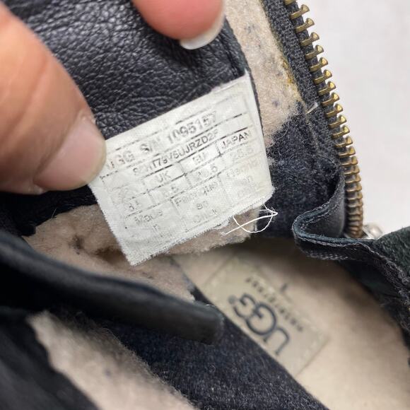 UGG Tulane Black Lace-up Waterproof Leather Womens Size 8.5 - Picture 8 of 8